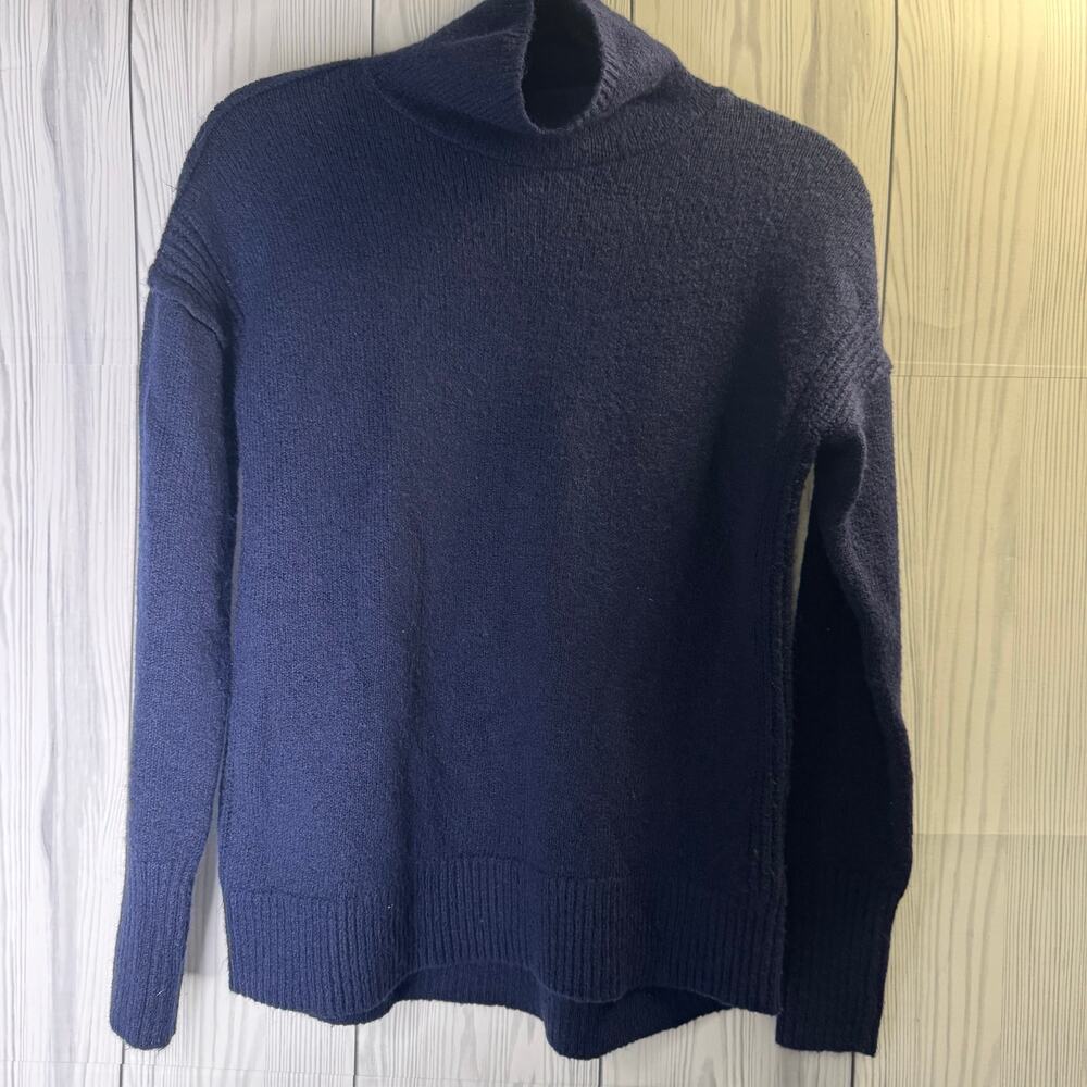 Gap Women's Wool Blend Turtleneck Sweater Blue Size Medium Soft Lightweight